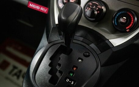 Toyota Ractis II, 2012 год, 899 000 рублей, 14 фотография