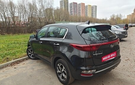 KIA Sportage IV рестайлинг, 2020 год, 2 400 000 рублей, 3 фотография