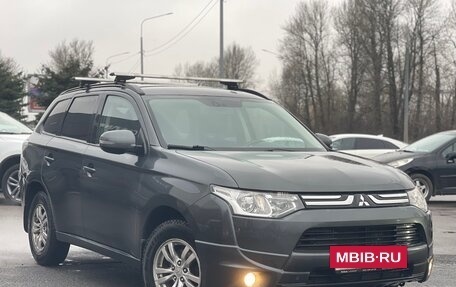 Mitsubishi Outlander III рестайлинг 3, 2014 год, 1 199 000 рублей, 3 фотография
