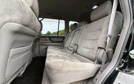 Toyota Land Cruiser 100 рестайлинг 2, 2006 год, 1 870 000 рублей, 10 фотография