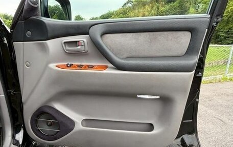 Toyota Land Cruiser 100 рестайлинг 2, 2006 год, 1 870 000 рублей, 17 фотография