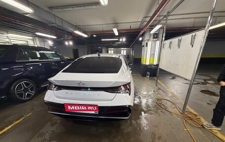 Hyundai Elantra, 2023 год, 2 300 000 рублей, 2 фотография