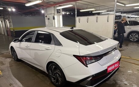 Hyundai Elantra, 2023 год, 2 300 000 рублей, 3 фотография