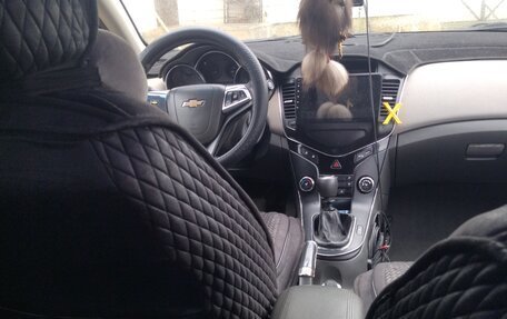 Chevrolet Cruze II, 2010 год, 620 000 рублей, 2 фотография