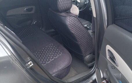 Chevrolet Cruze II, 2010 год, 620 000 рублей, 5 фотография