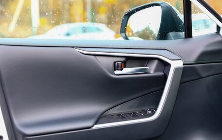 Toyota RAV4, 2025 год, 4 050 000 рублей, 13 фотография