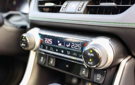 Toyota RAV4, 2025 год, 4 050 000 рублей, 15 фотография