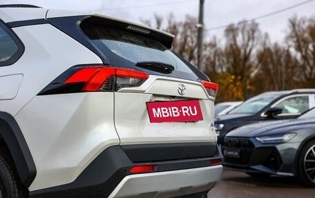 Toyota RAV4, 2025 год, 4 050 000 рублей, 5 фотография