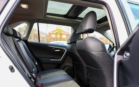 Toyota RAV4, 2025 год, 4 050 000 рублей, 18 фотография