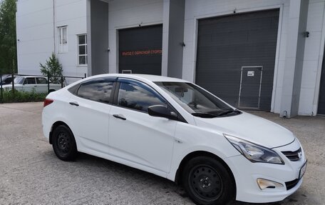 Hyundai Solaris II рестайлинг, 2015 год, 880 000 рублей, 3 фотография
