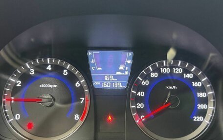 Hyundai Solaris II рестайлинг, 2011 год, 590 000 рублей, 12 фотография