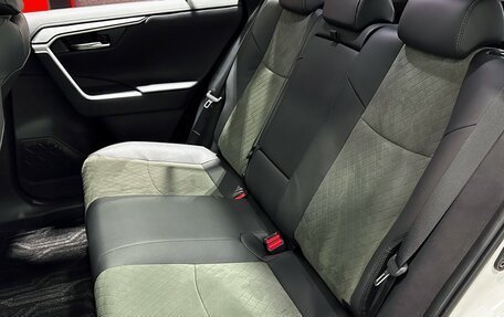 Toyota RAV4, 2025 год, 4 077 000 рублей, 12 фотография