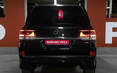 Toyota Land Cruiser 200, 2016 год, 4 398 000 рублей, 6 фотография