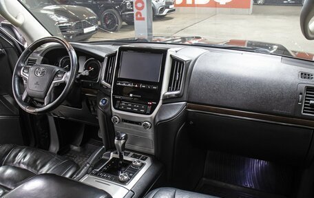 Toyota Land Cruiser 200, 2016 год, 4 398 000 рублей, 11 фотография