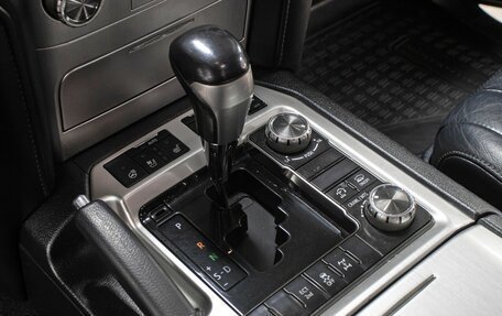 Toyota Land Cruiser 200, 2016 год, 4 398 000 рублей, 18 фотография