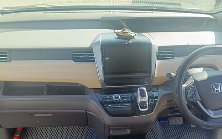 Honda Freed II, 2018 год, 2 000 000 рублей, 12 фотография