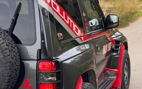 Mitsubishi Pajero III рестайлинг, 1997 год, 2 500 000 рублей, 28 фотография