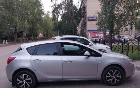 Opel Astra J, 2011 год, 460 000 рублей, 9 фотография