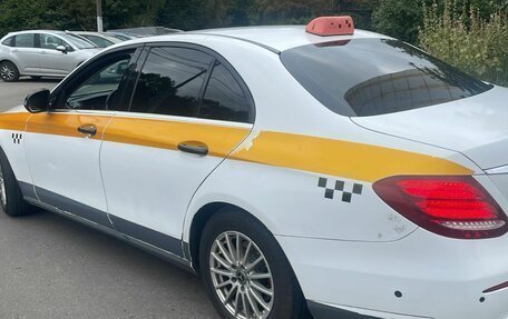 Mercedes-Benz E-Класс, 2018 год, 1 650 000 рублей, 4 фотография