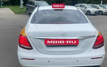 Mercedes-Benz E-Класс, 2018 год, 1 650 000 рублей, 5 фотография