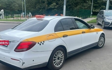 Mercedes-Benz E-Класс, 2018 год, 1 650 000 рублей, 6 фотография