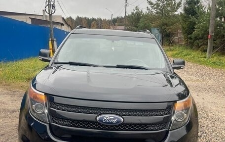 Ford Explorer VI, 2013 год, 1 050 000 рублей, 2 фотография