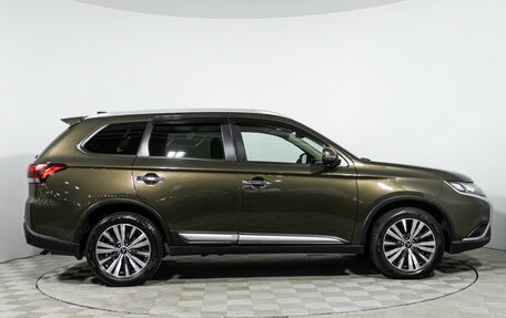 Mitsubishi Outlander III рестайлинг 3, 2020 год, 2 849 898 рублей, 4 фотография