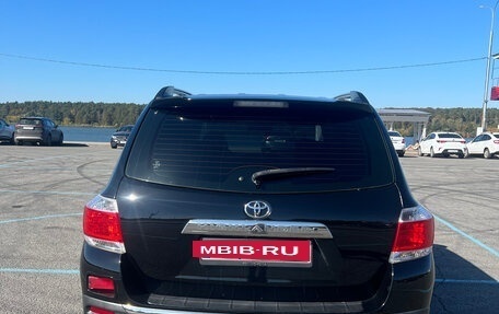 Toyota Highlander III, 2013 год, 1 860 000 рублей, 5 фотография