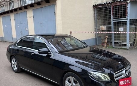 Mercedes-Benz E-Класс, 2016 год, 3 000 000 рублей, 3 фотография