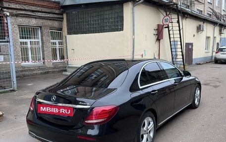 Mercedes-Benz E-Класс, 2016 год, 3 000 000 рублей, 5 фотография