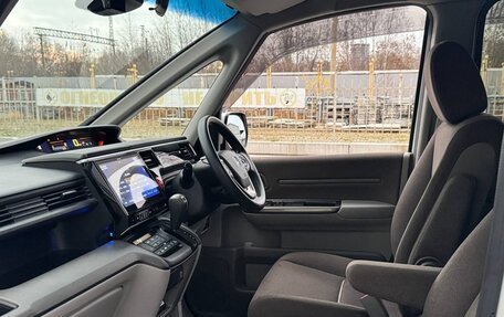 Honda Stepwgn IV, 2018 год, 2 199 999 рублей, 8 фотография