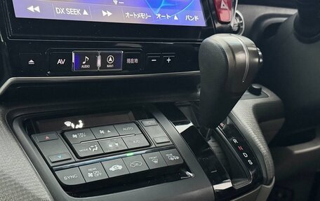 Honda Stepwgn IV, 2018 год, 2 199 999 рублей, 11 фотография