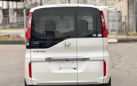 Honda Stepwgn IV, 2018 год, 2 199 999 рублей, 5 фотография
