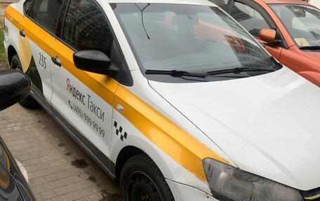 Volkswagen Polo VI (EU Market), 2019 год, 595 000 рублей, 2 фотография