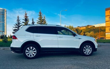 Volkswagen Tiguan II, 2018 год, 2 300 000 рублей, 5 фотография