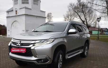 Mitsubishi Pajero Sport III рестайлинг, 2017 год, 2 850 000 рублей, 2 фотография