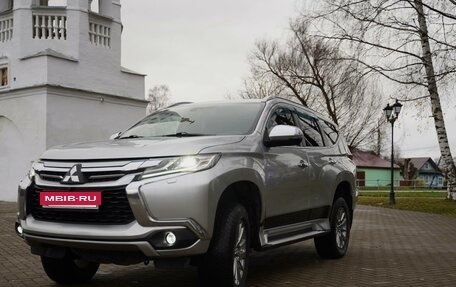 Mitsubishi Pajero Sport III рестайлинг, 2017 год, 2 850 000 рублей, 10 фотография
