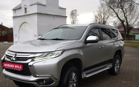 Mitsubishi Pajero Sport III рестайлинг, 2017 год, 2 850 000 рублей, 11 фотография