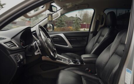 Mitsubishi Pajero Sport III рестайлинг, 2017 год, 2 850 000 рублей, 21 фотография