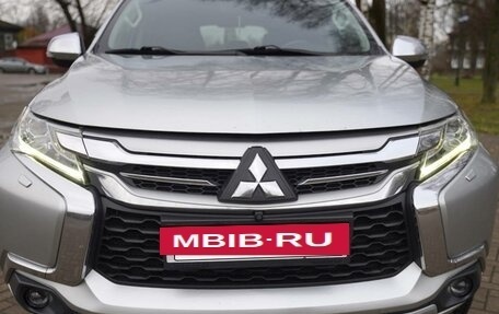 Mitsubishi Pajero Sport III рестайлинг, 2017 год, 2 850 000 рублей, 15 фотография