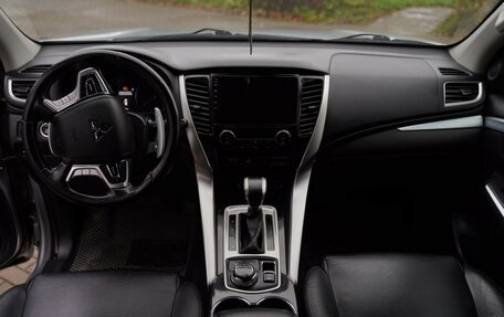 Mitsubishi Pajero Sport III рестайлинг, 2017 год, 2 850 000 рублей, 29 фотография