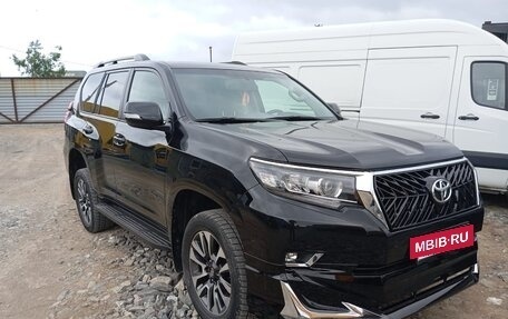 Toyota Land Cruiser Prado 150 рестайлинг 2, 2022 год, 7 681 520 рублей, 2 фотография