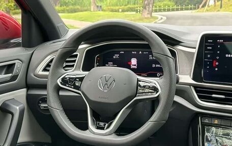 Volkswagen T-Roc I, 2022 год, 2 025 000 рублей, 4 фотография