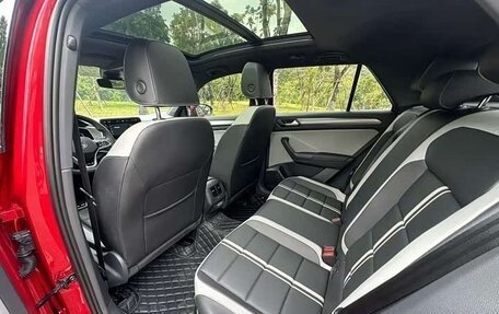 Volkswagen T-Roc I, 2022 год, 2 025 000 рублей, 7 фотография