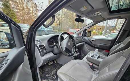 Hyundai Grand Starex Grand Starex I рестайлинг 2, 2010 год, 1 550 000 рублей, 2 фотография