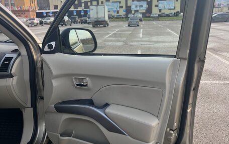 Mitsubishi Outlander III рестайлинг 3, 2008 год, 770 000 рублей, 16 фотография