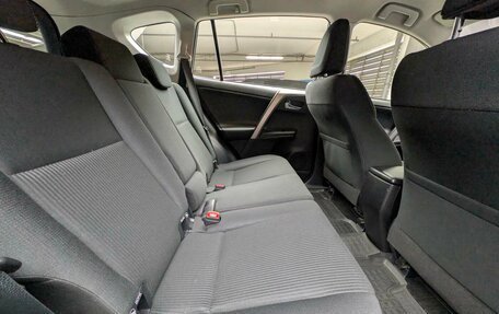 Toyota RAV4, 2015 год, 1 695 000 рублей, 14 фотография