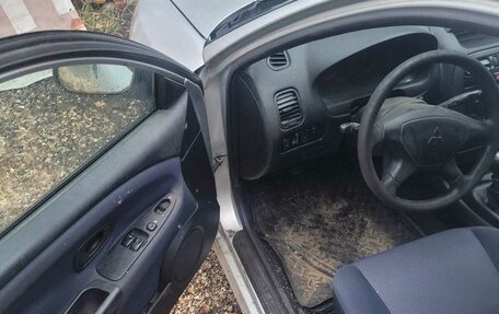 Mitsubishi Carisma I, 2003 год, 180 000 рублей, 3 фотография