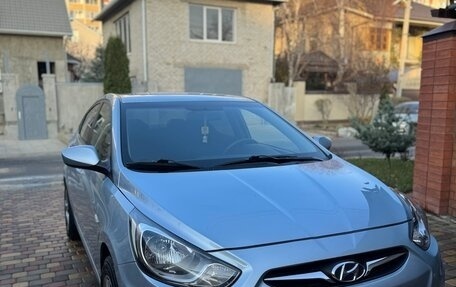 Hyundai Solaris II рестайлинг, 2011 год, 1 170 000 рублей, 1 фотография