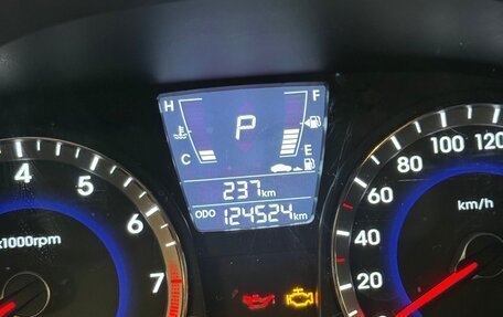 Hyundai Solaris II рестайлинг, 2011 год, 1 170 000 рублей, 7 фотография